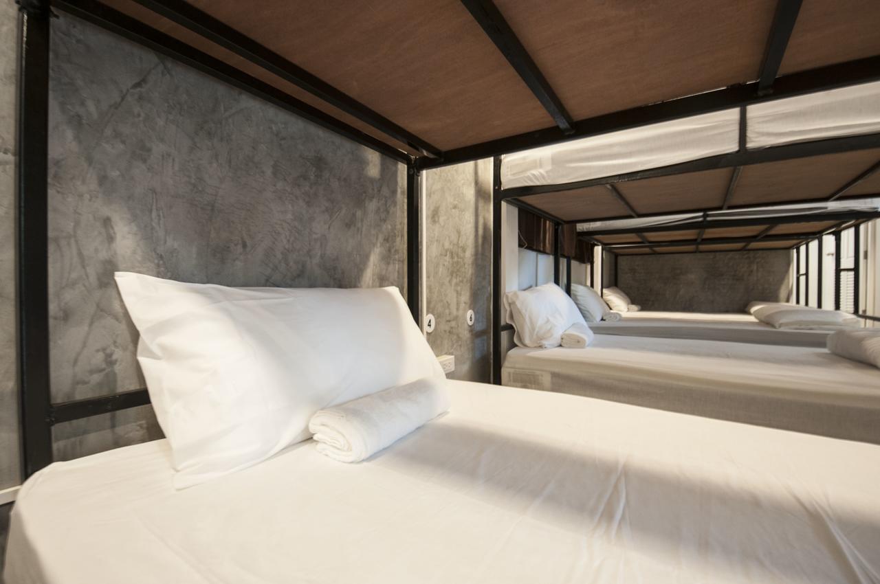 The Hidden House Hostel Bangkok Exterior photo